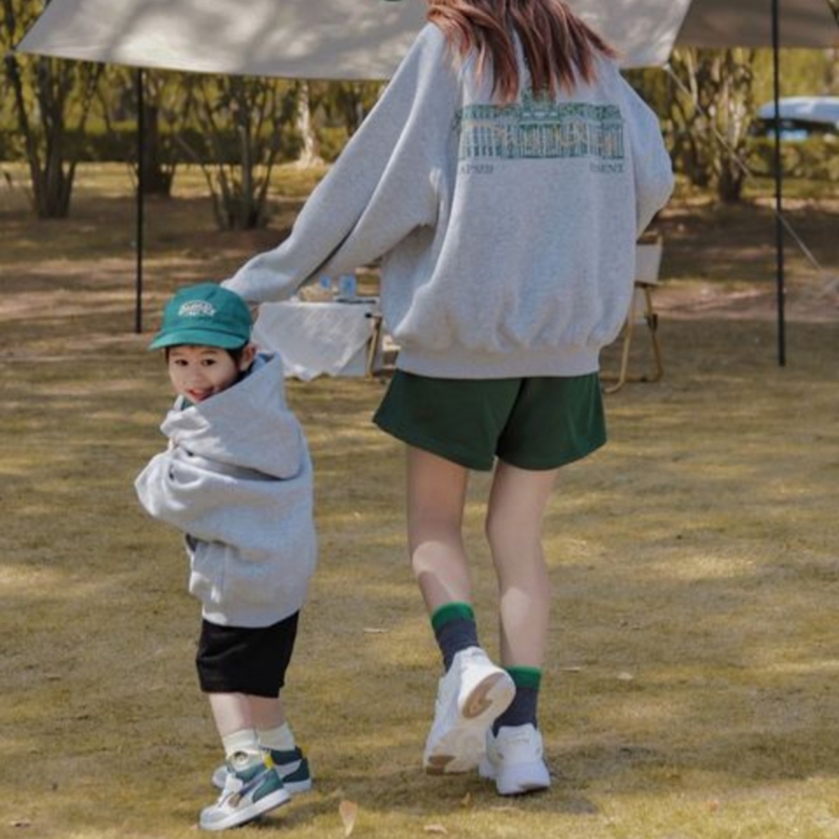 親子ペアルック グリーンロゴ パーカー トレーナー
