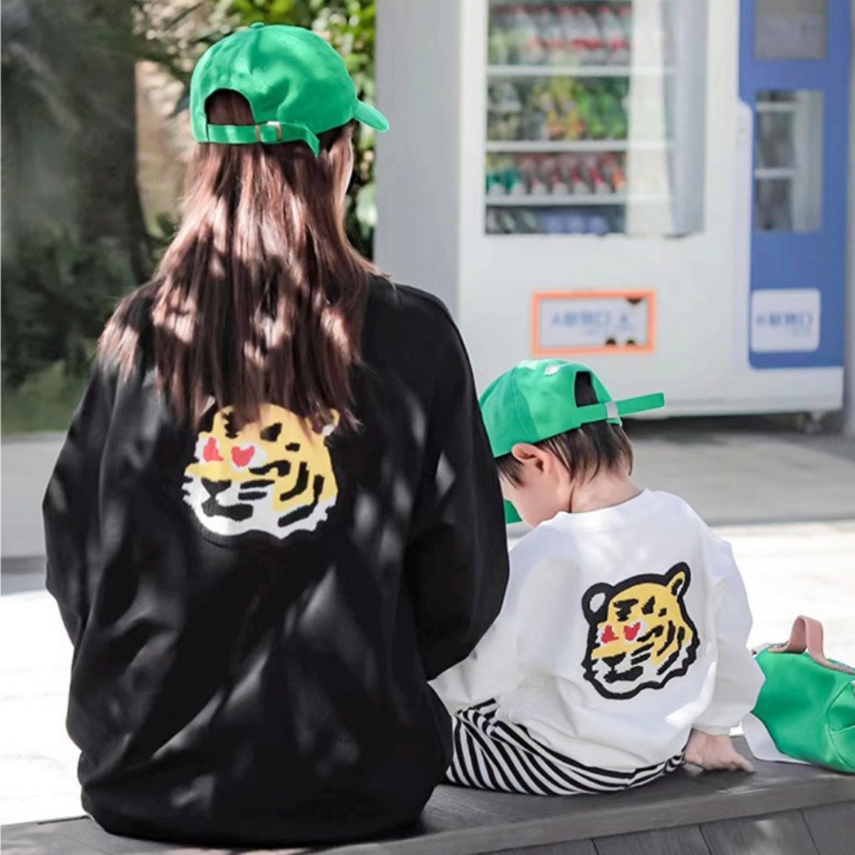 親子ペアルック タイガースマイル トレーナー・ロンパース