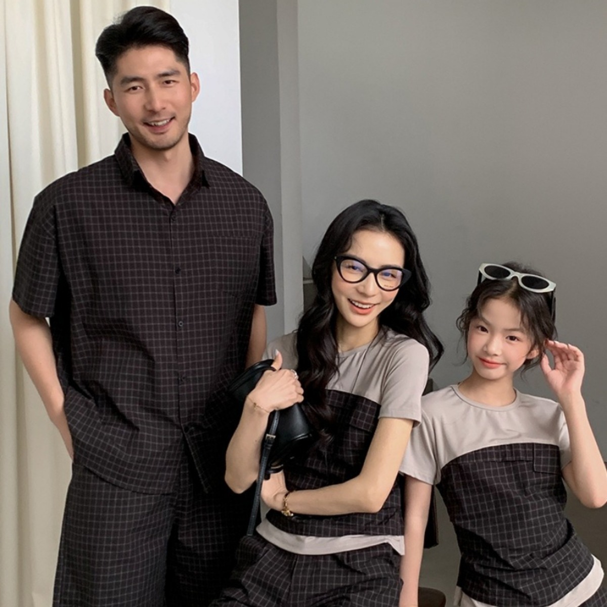 親子ペアルック ダークチェック柄 ファミリーセットアップ（半袖シャツ＆フェイクレイヤード）