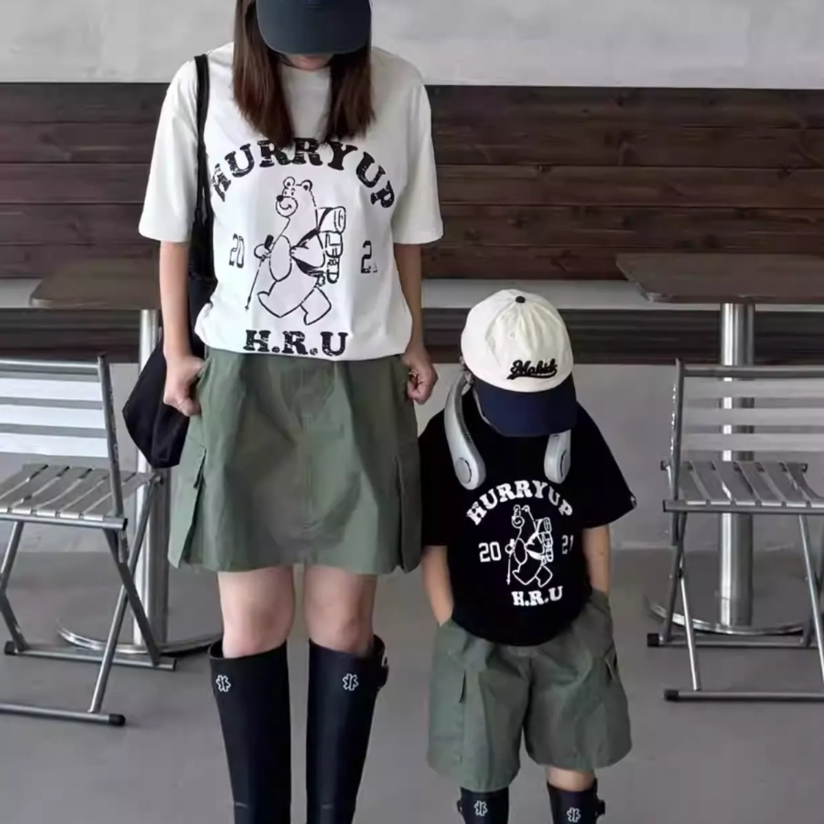 親子ペアルック ハイキングベア ヴィンテージ風 カレッジロゴTシャツ