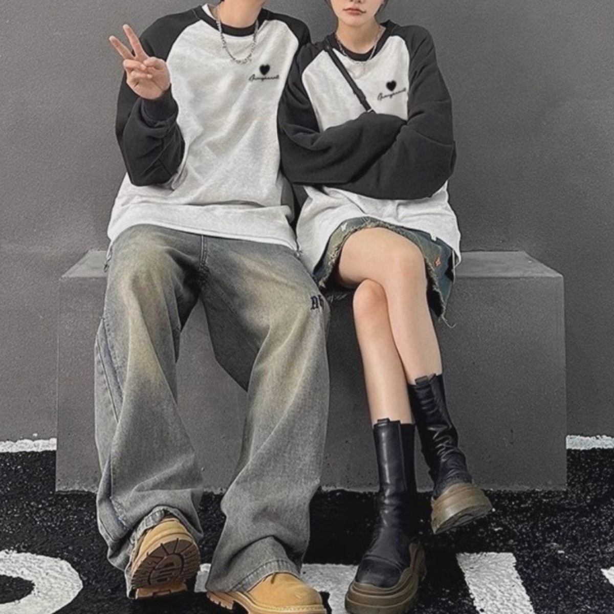 カップルペアルック ハートアクセント ラグラン袖トレーナー【2点セット】