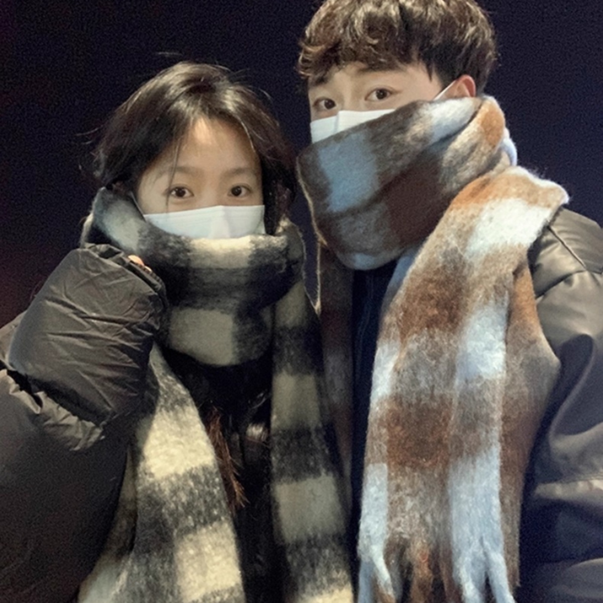 チェック柄ブルー×ブラック ペアマフラー【2点セット】