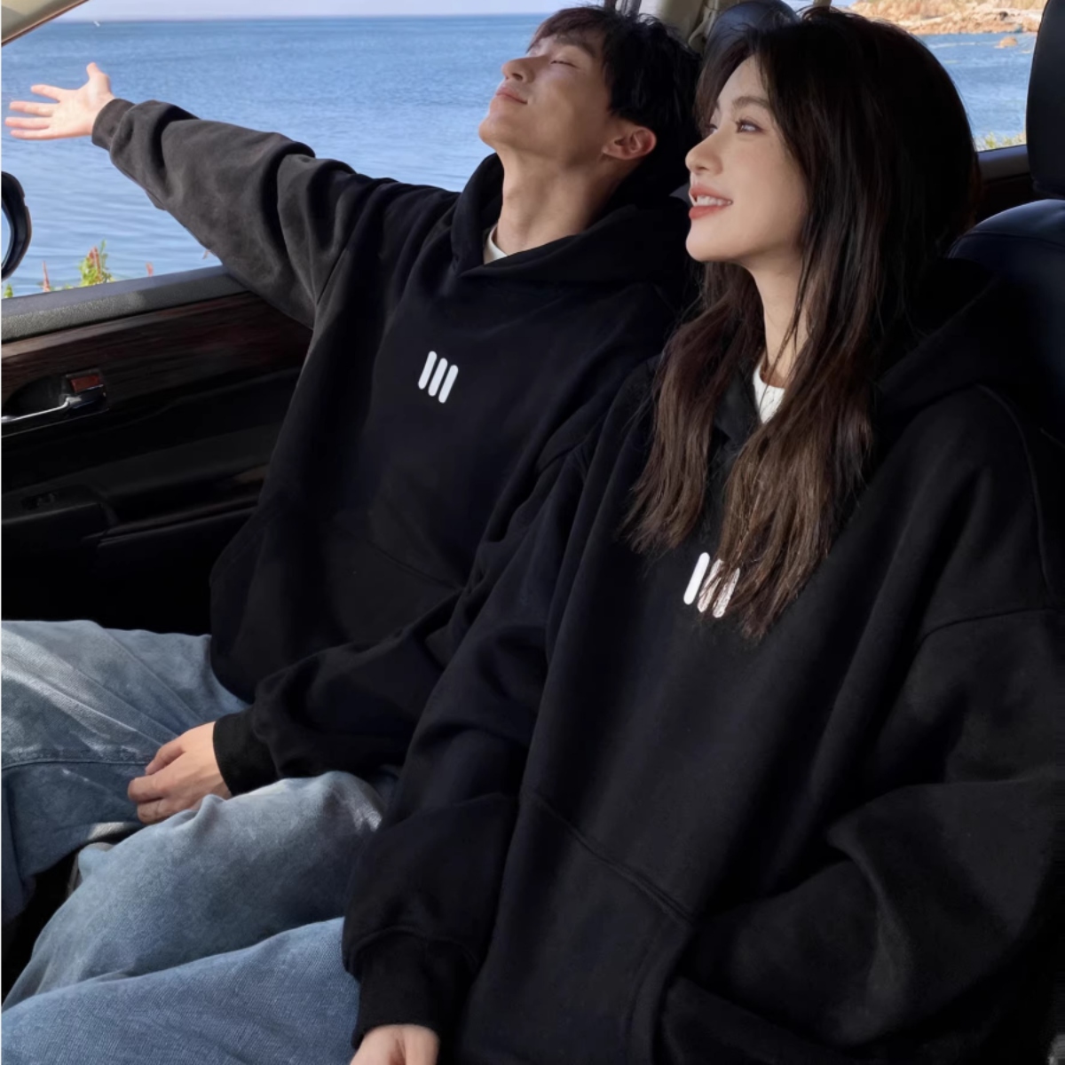 カップルペアルック ミニマルライン ロゴフーディパーカー ユニセックス