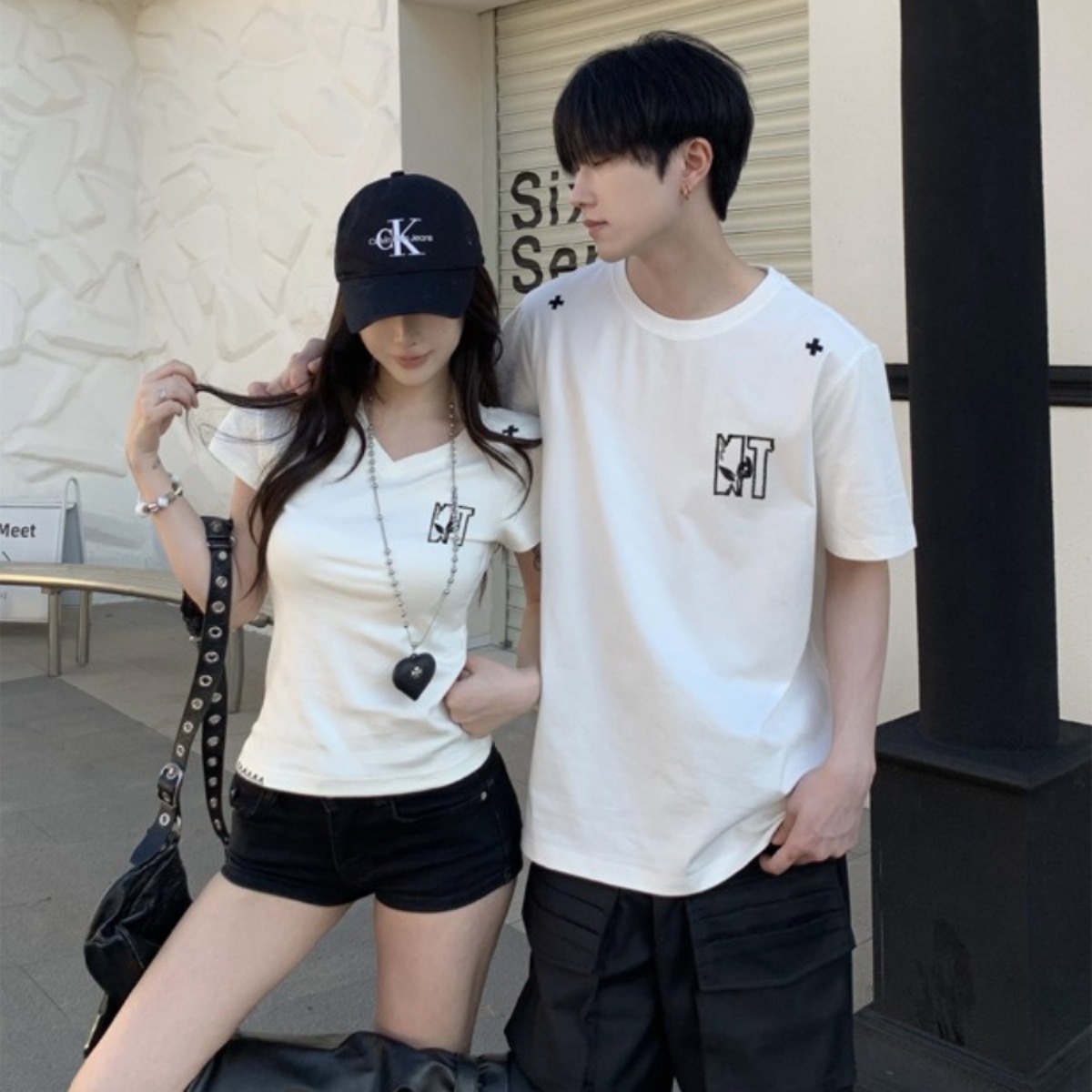 カップルペアルック ミニマルリンク刺繍Tシャツ