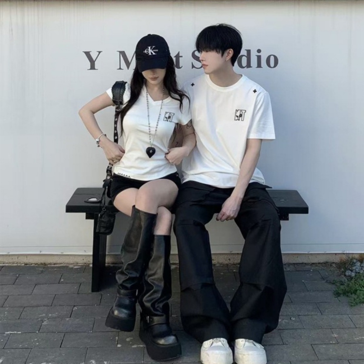 カップルペアルック ミニマルリンク刺繍Tシャツ