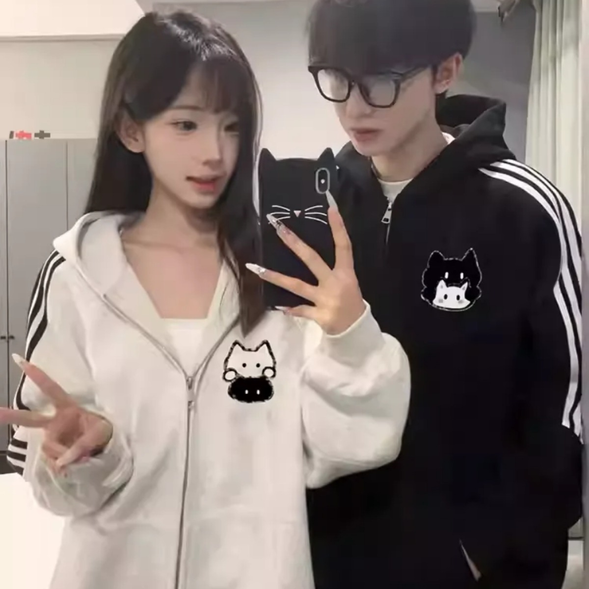 カップルペアルック 寄り添う白黒キャット ジップパーカー
