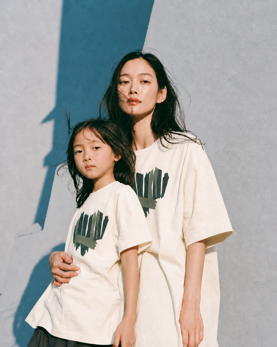  親子ペアルック モダンアート風 グリーンプリント Tシャツ＆ロンパース