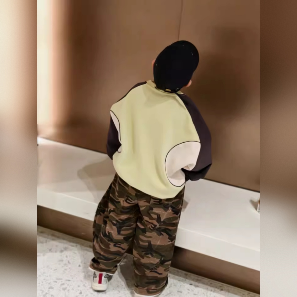 親子ペアルック バイカラーサイドライン ロゴトレーナー