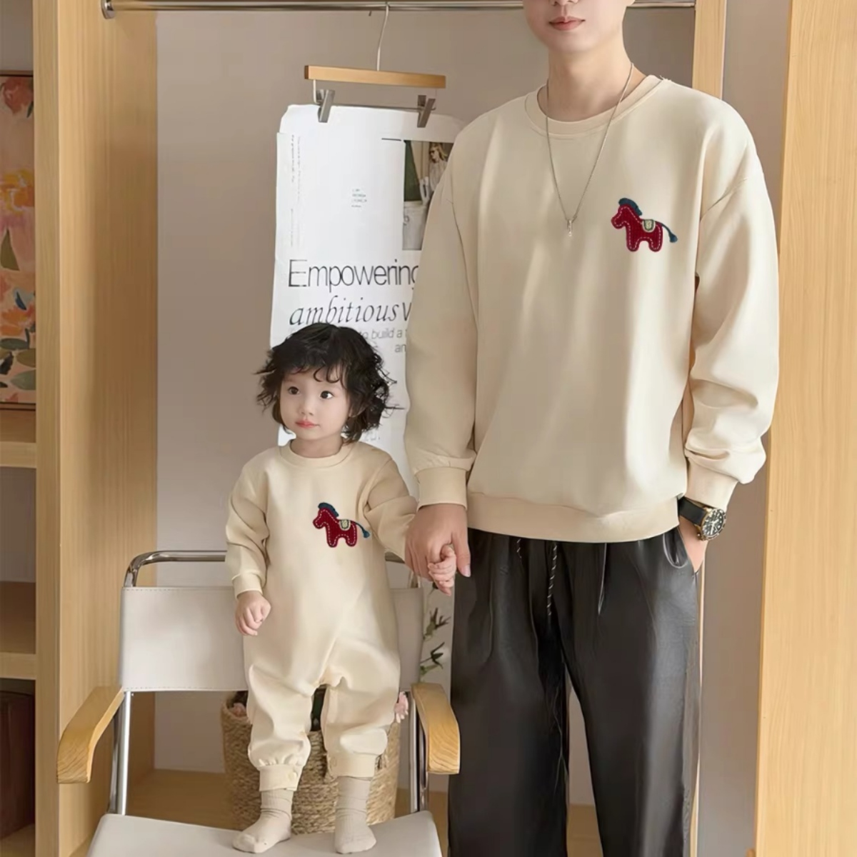 親子ペアルック 馬ワンポイント トレーナー・ロンパース