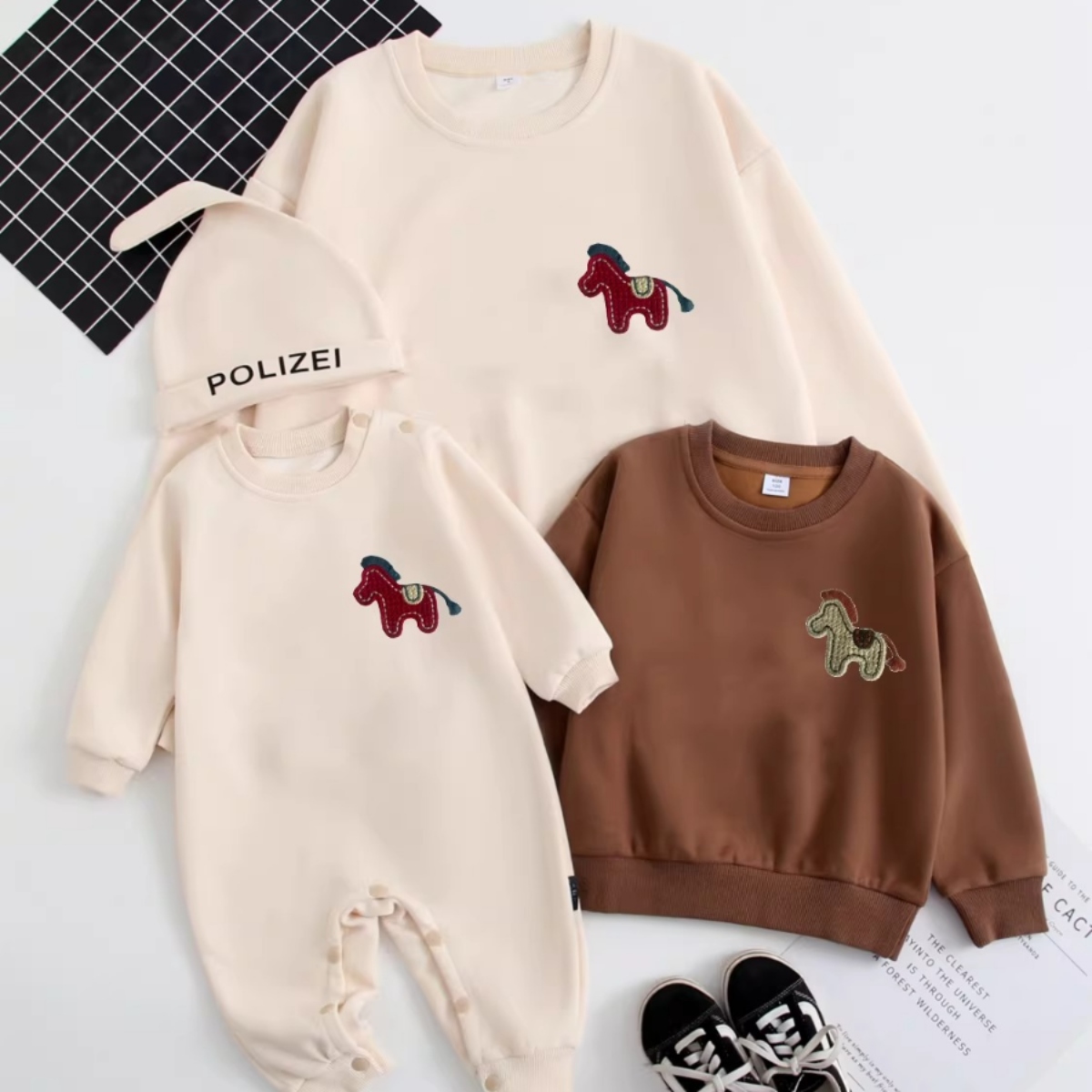 親子ペアルック 馬ワンポイント トレーナー・ロンパース