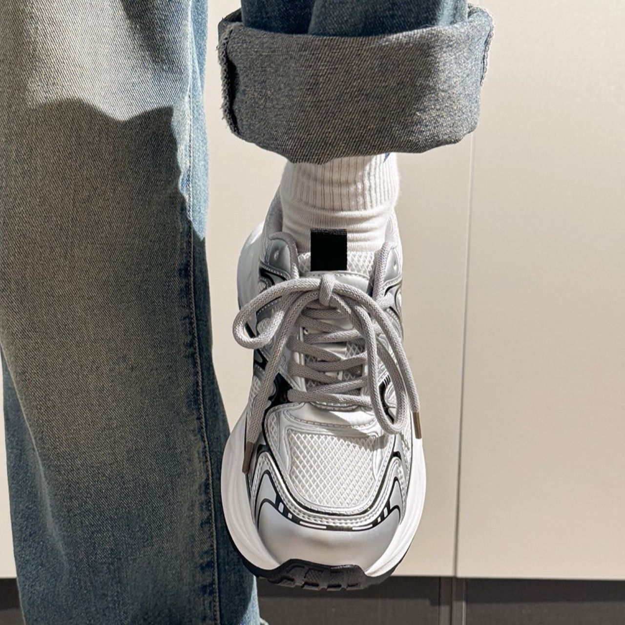 ペアルック シルバーグレー スポーツカジュアル カップルスニーカー