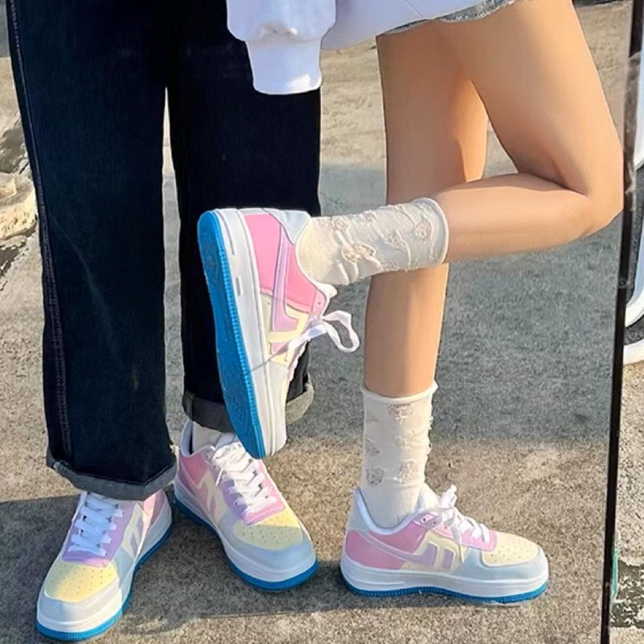 ペアルック ローカット韓国風スニーカー グラデーションホワイト 男女兼用カジュアルシューズ