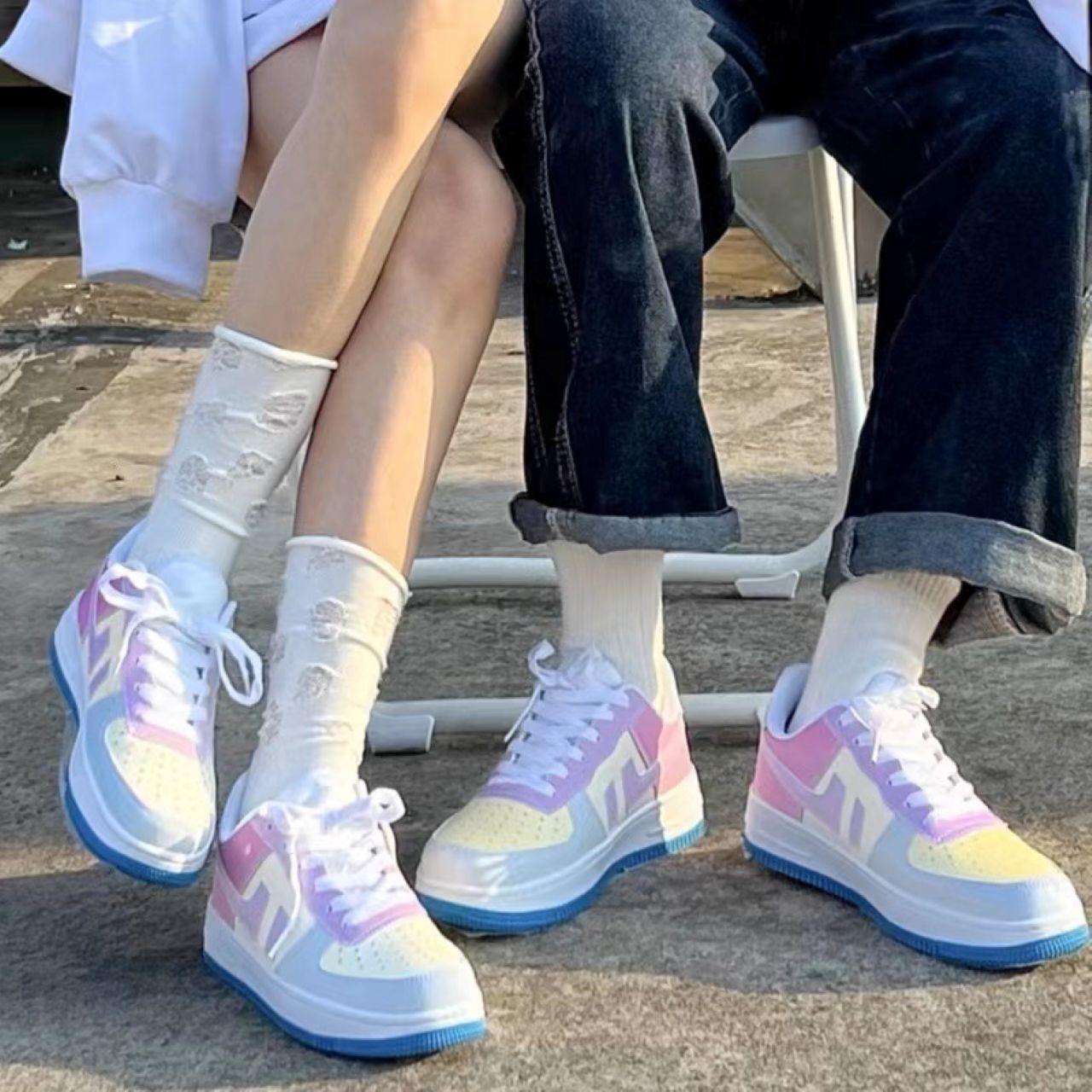 ペアルック ローカット韓国風スニーカー グラデーションホワイト 男女兼用カジュアルシューズ