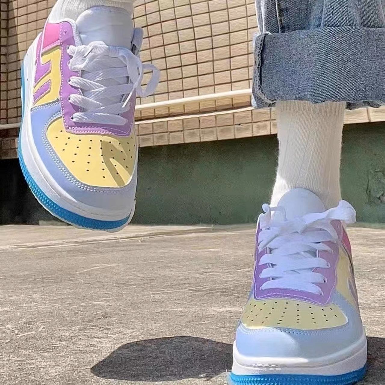 ペアルック ローカット韓国風スニーカー グラデーションホワイト 男女兼用カジュアルシューズ