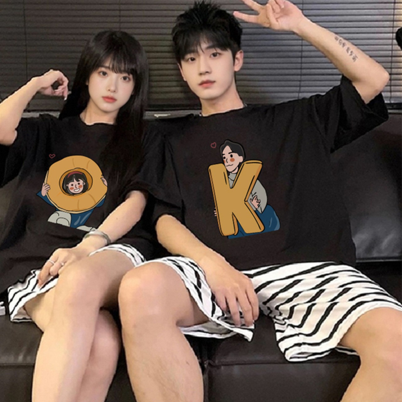 ホワイトコットン カップルTシャツ（特別感のあるスタイリング）