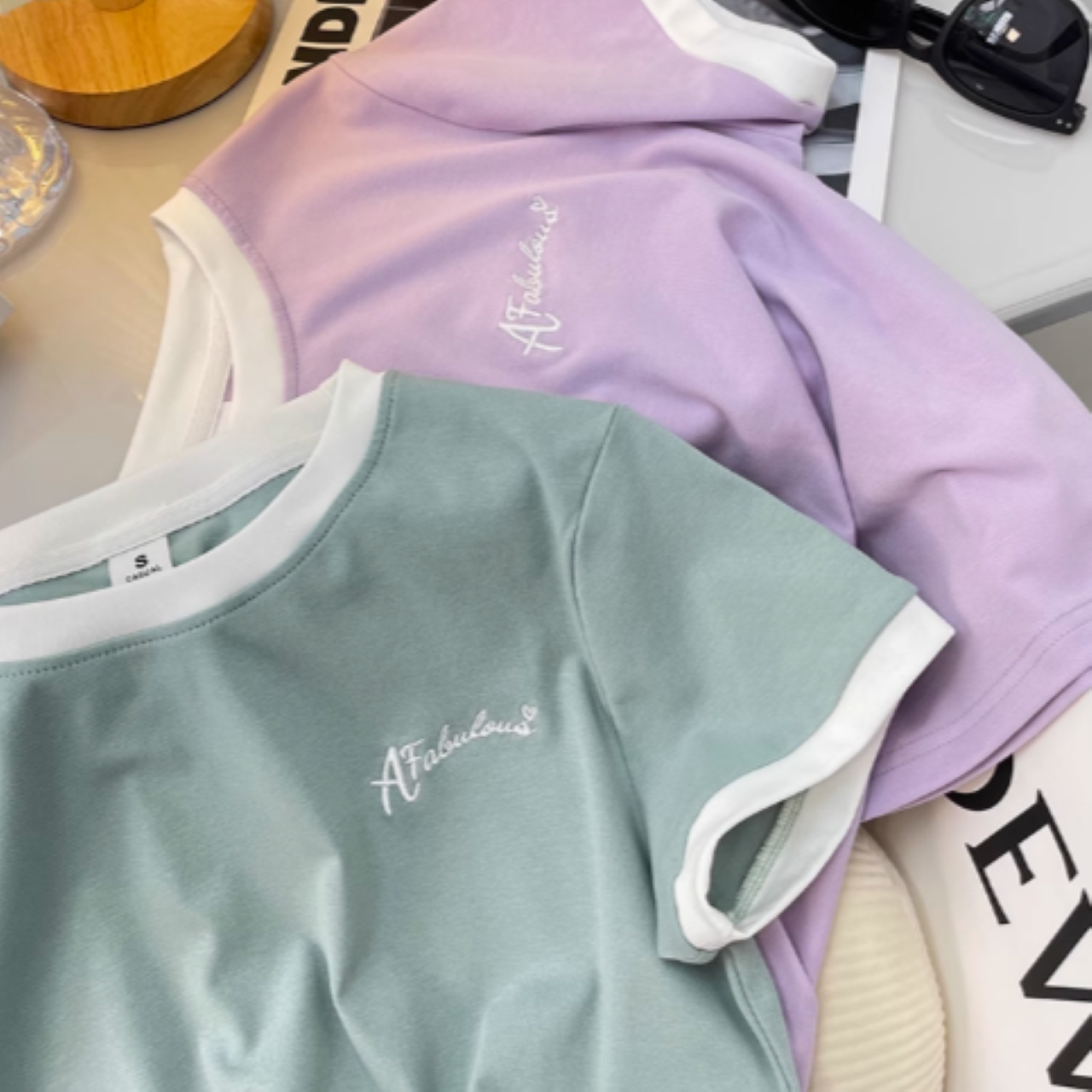 ハイウエスト短丈Tシャツ(韓国学生風、細見え) 双子コーデに◎