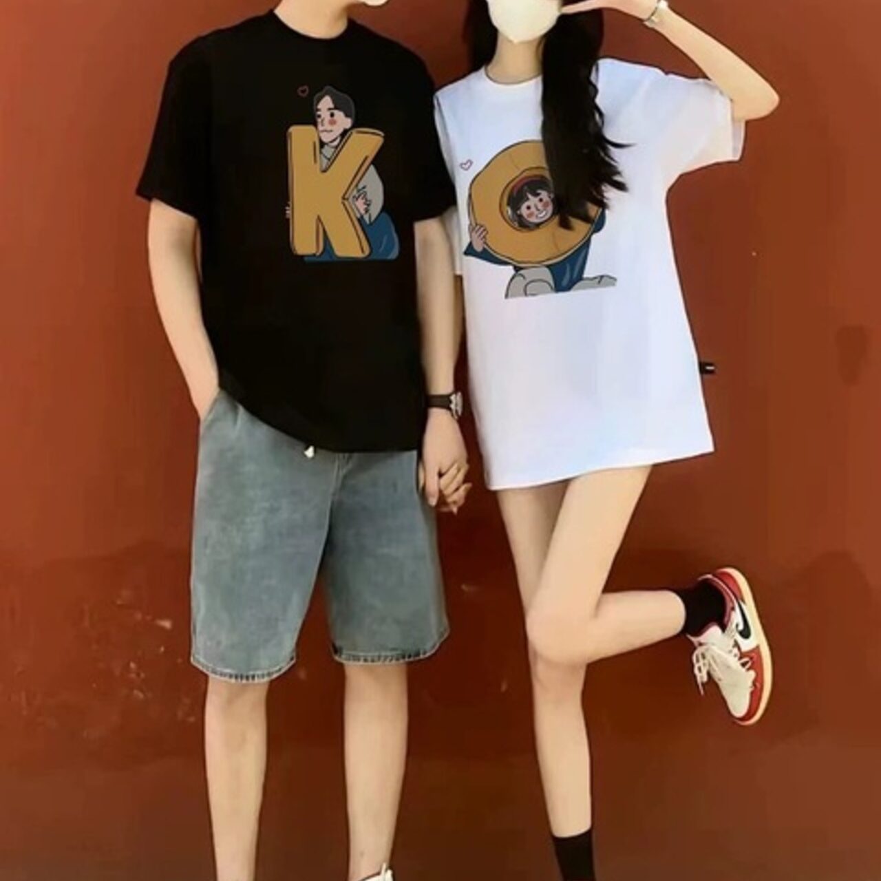 ホワイトコットン カップルTシャツ（特別感のあるスタイリング）