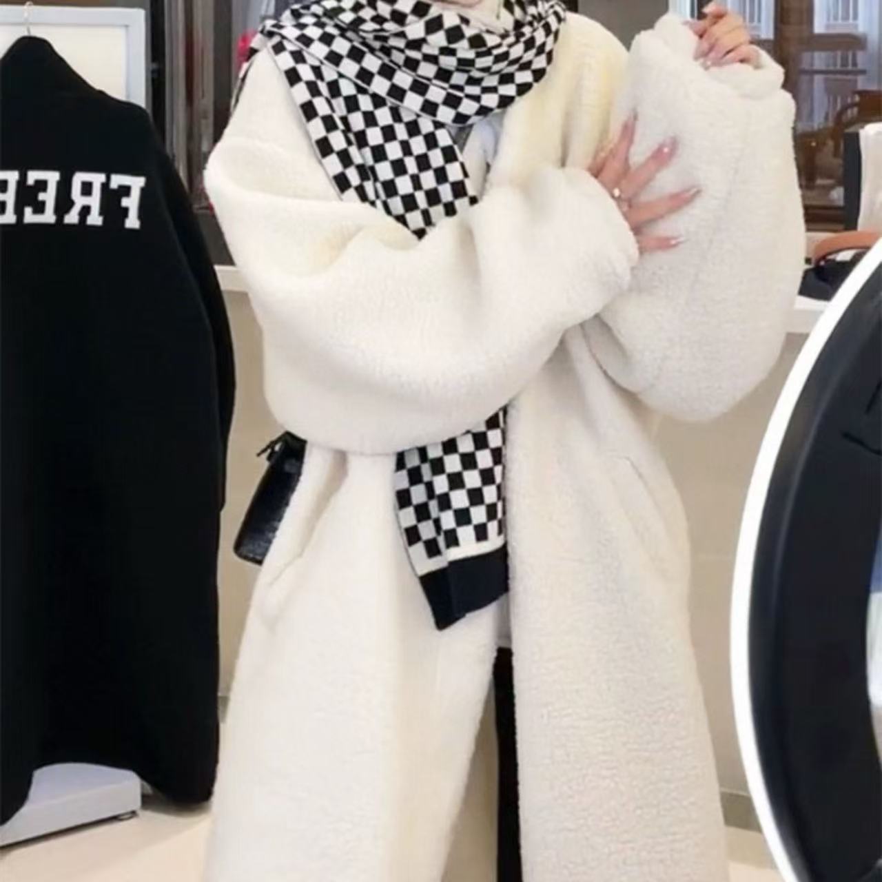 双子コーデ シミラールック コート