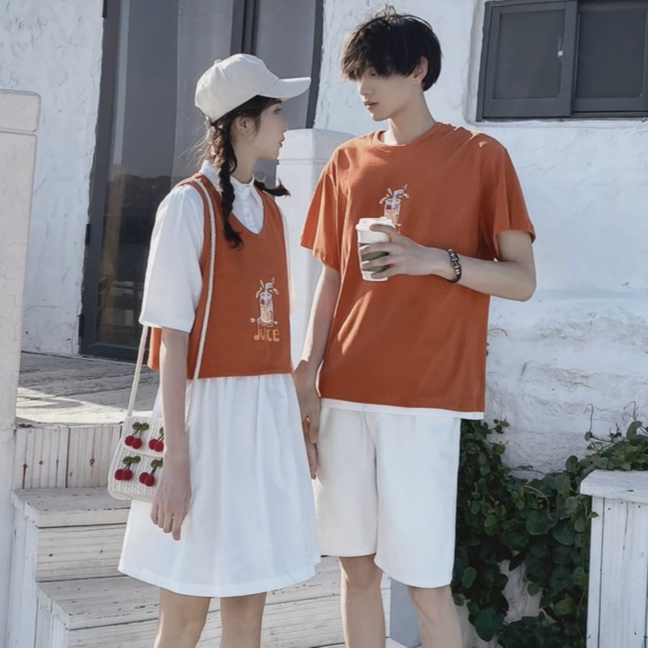 ペアルック ロゴ入り半袖Tシャツ ハーフパンツ ベスト付ワンピース