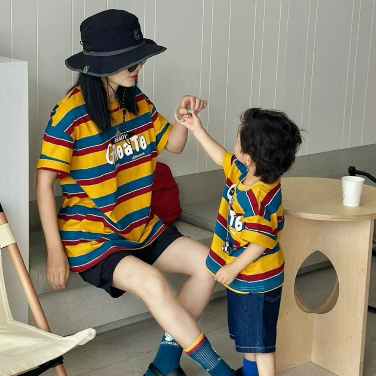 親子ペアルック ロゴ×ボーダーおしゃれ配色Tシャツ